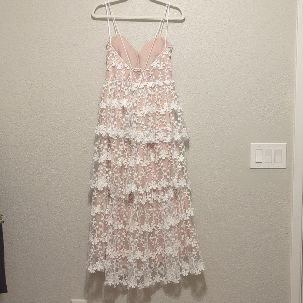 Endless Rose nude white floral sleeveless lace tiered backless midi dress - Picture 9 of 13